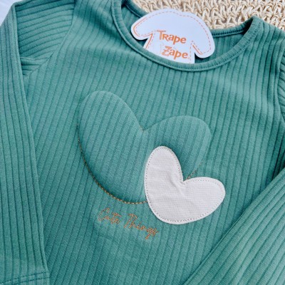 Conj. Blusa Manga Longa Canelada Corações Cut Things e Short  - Verde e Areia